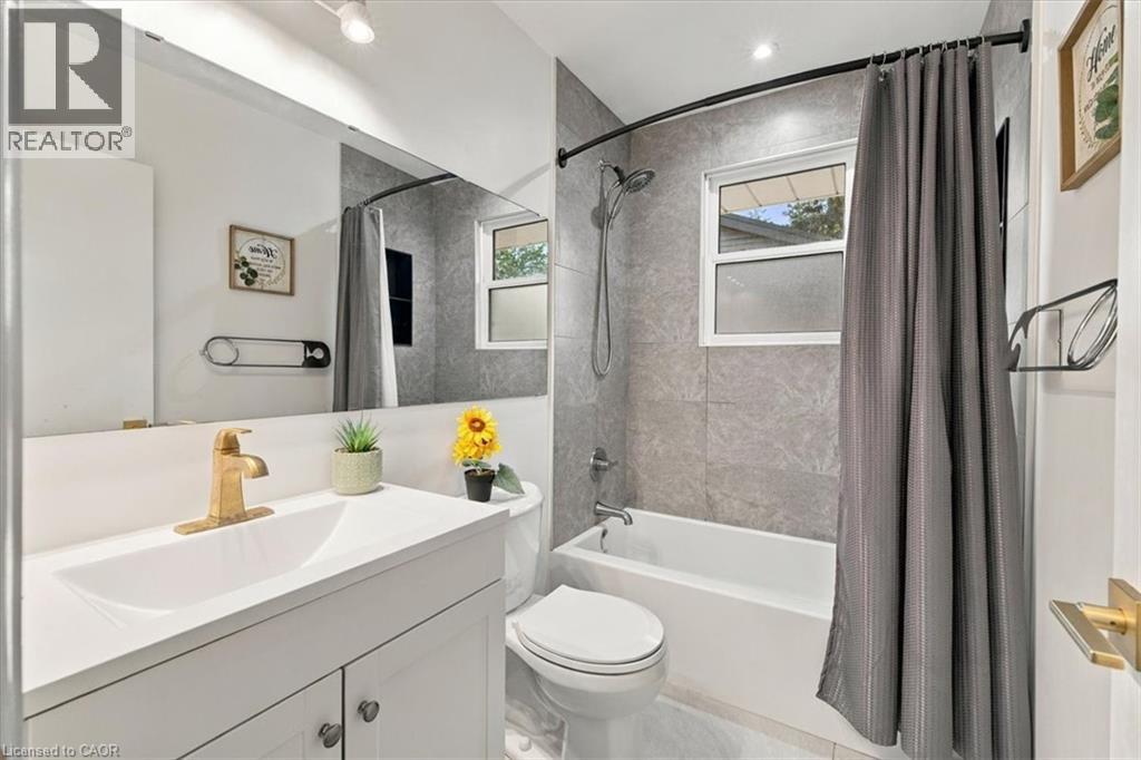 212 West 33rd Street Property Photo 23