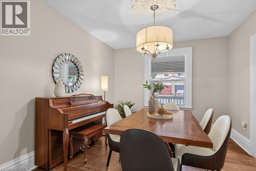 427 Jackson Street W Property Photo 7
