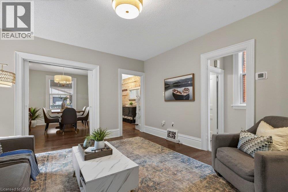 427 Jackson Street W Property Photo 10