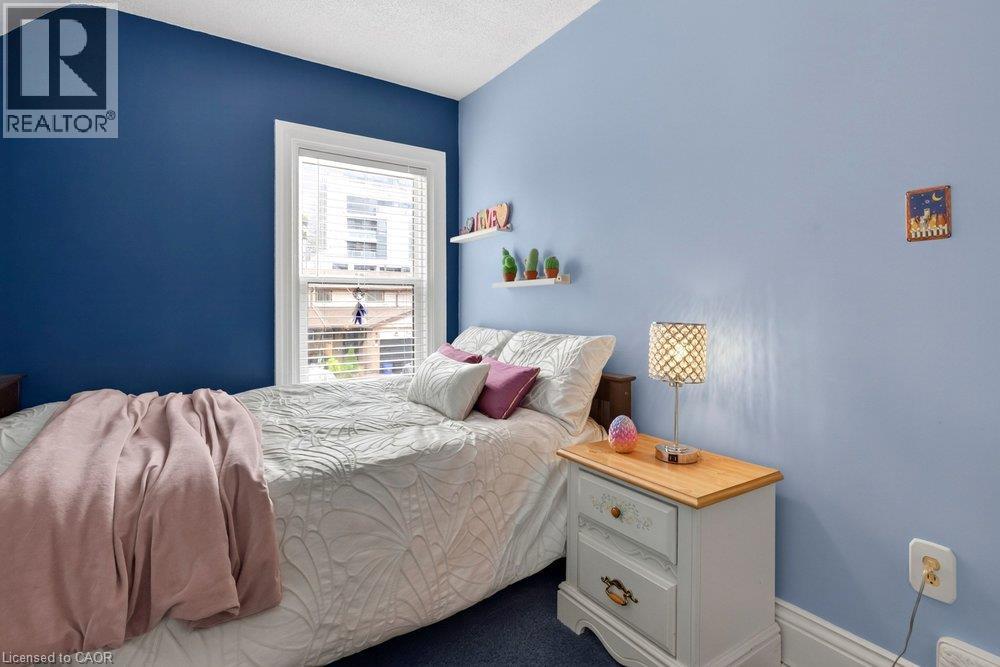 427 Jackson Street W Property Photo 24