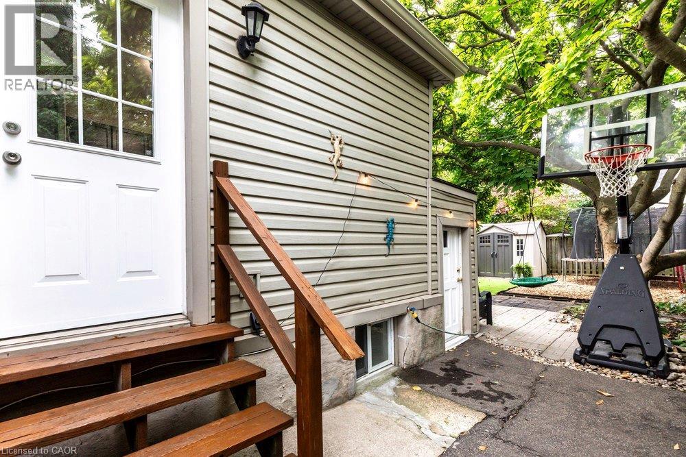 427 Jackson Street W Property Photo 30