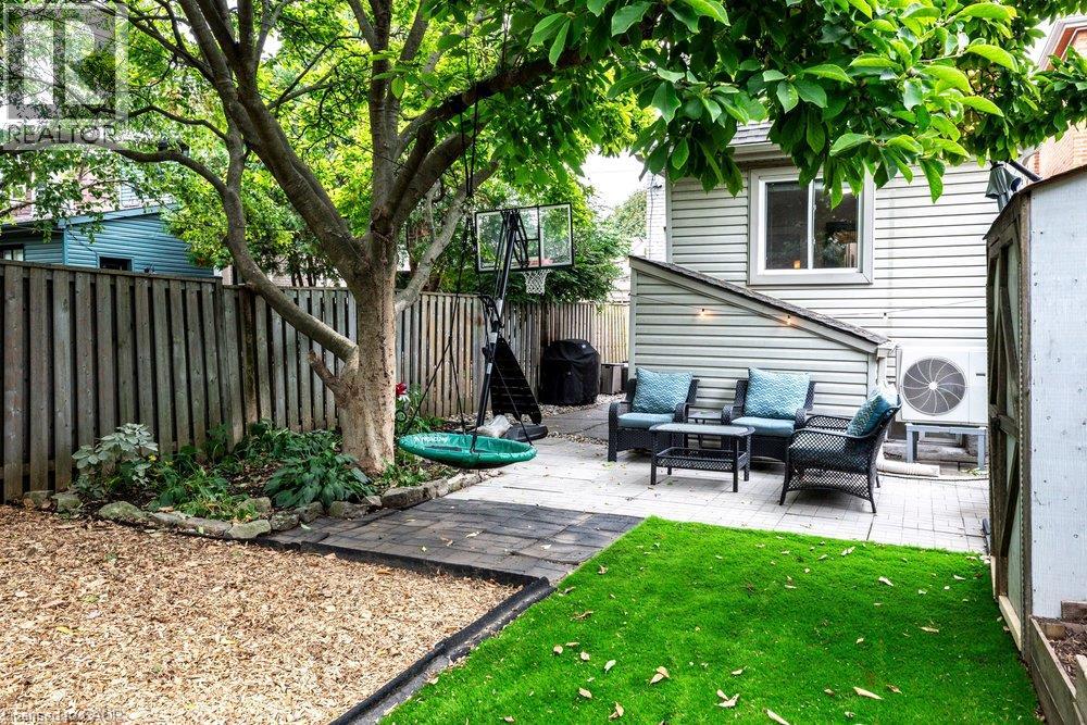 427 Jackson Street W Property Photo 31