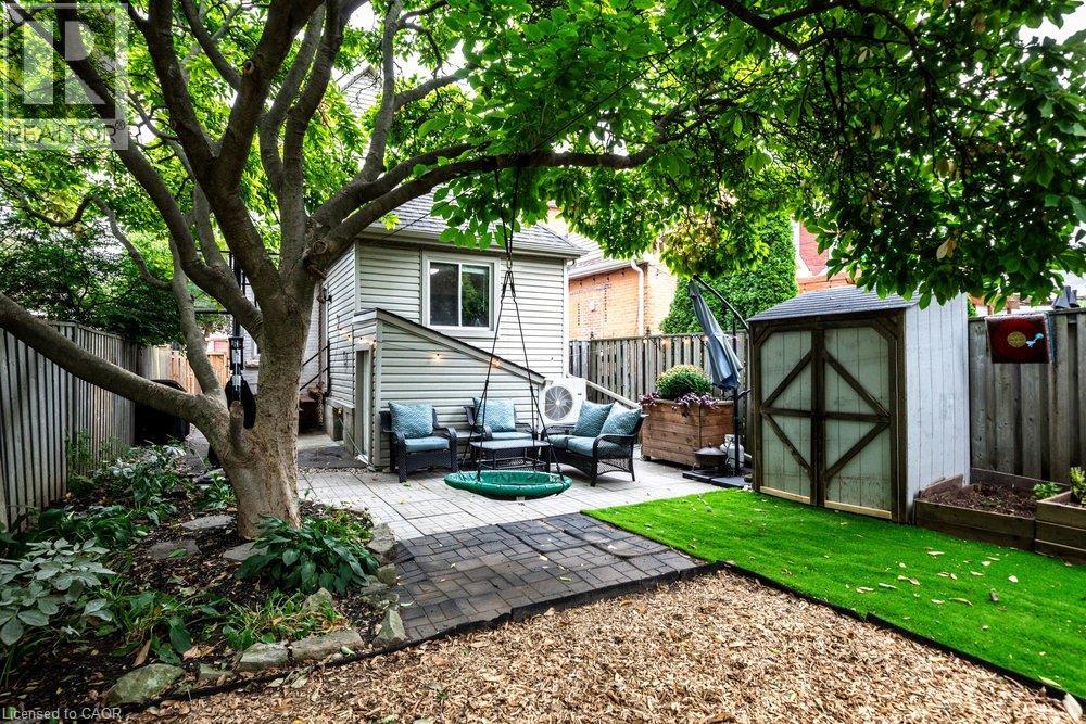 427 Jackson Street W Property Photo 32