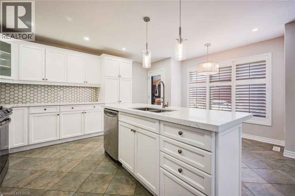 358 Laundon Terrace Property Photo 14