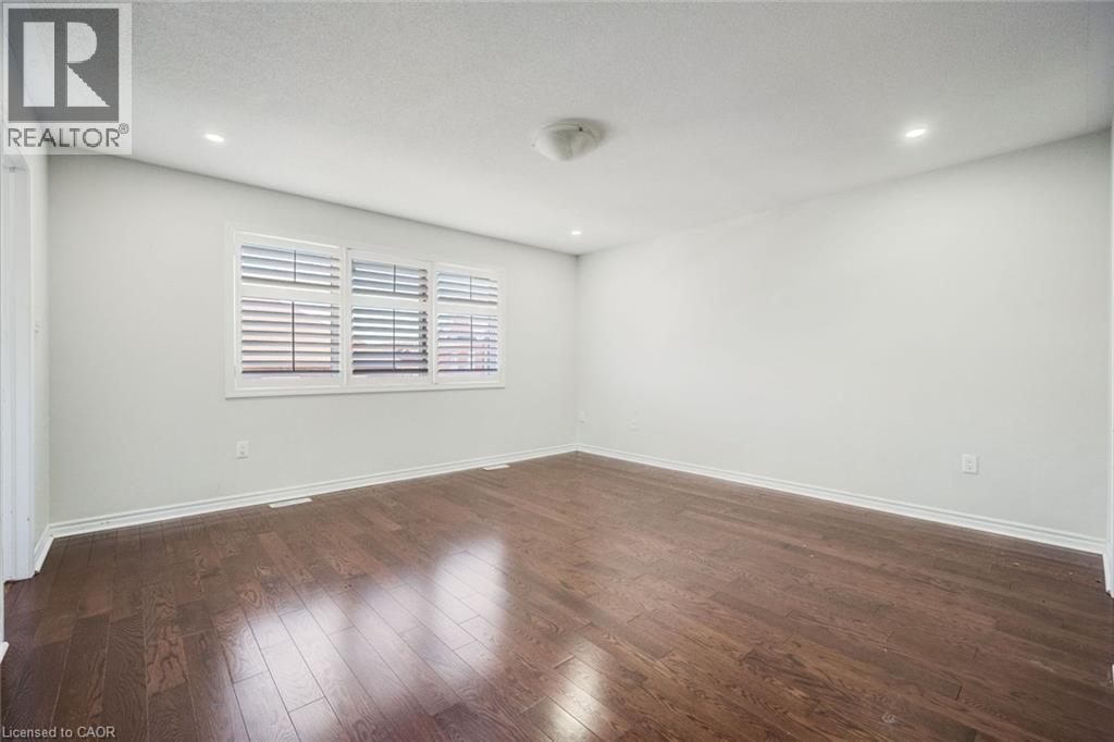 358 Laundon Terrace Property Photo 21
