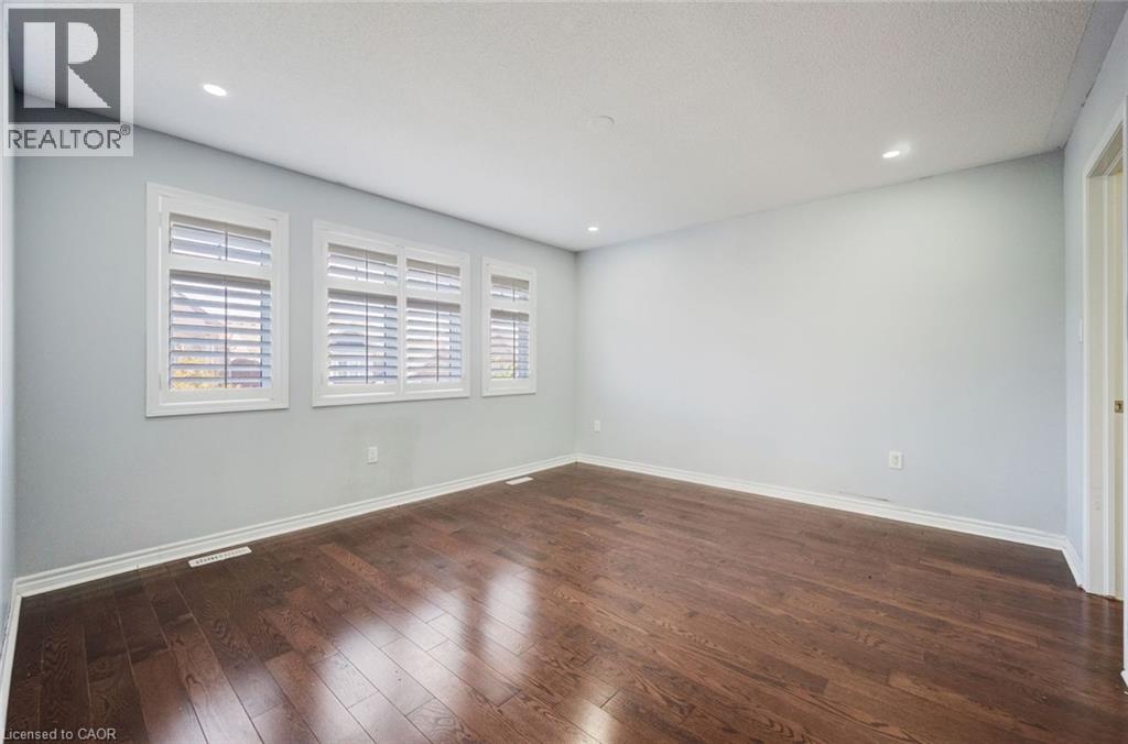 358 Laundon Terrace Property Photo 28