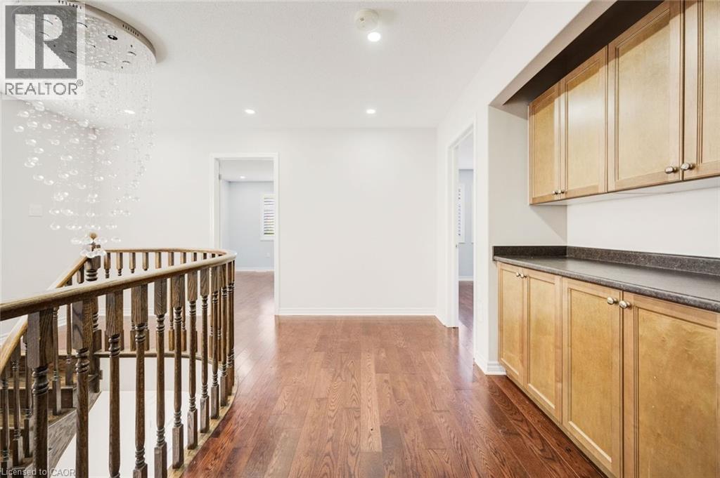 358 Laundon Terrace Property Photo 35