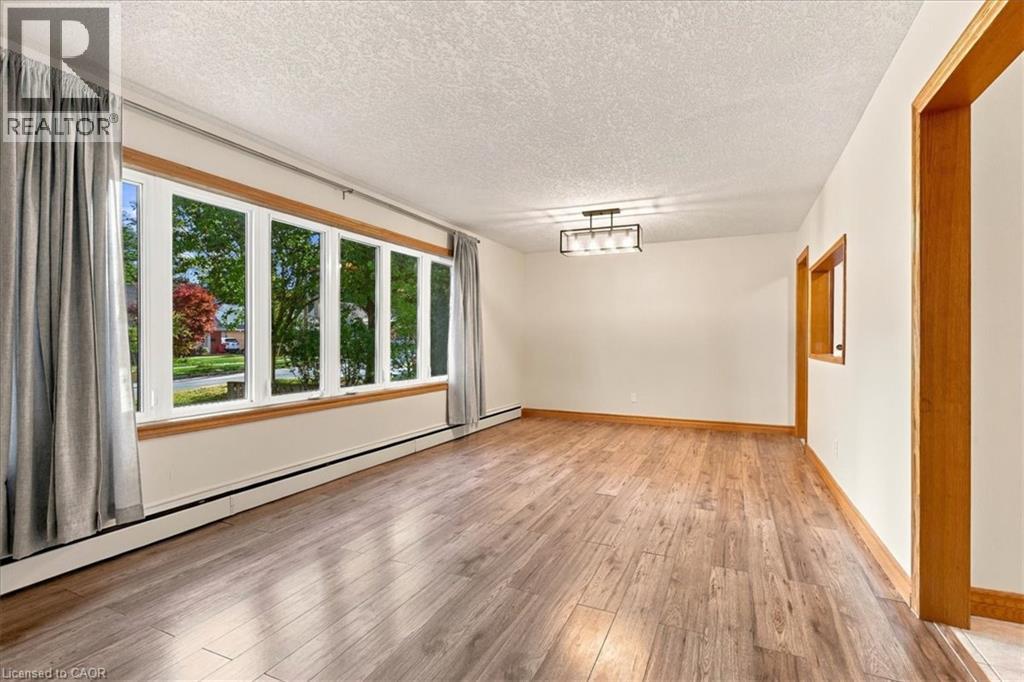 115 Roxborough Avenue Property Photo 20