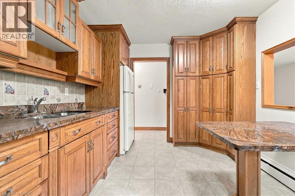 115 Roxborough Avenue Property Photo 24