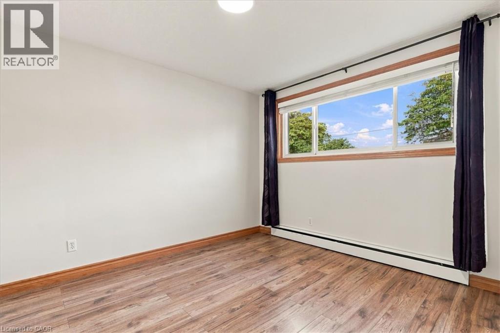 115 Roxborough Avenue Property Photo 29