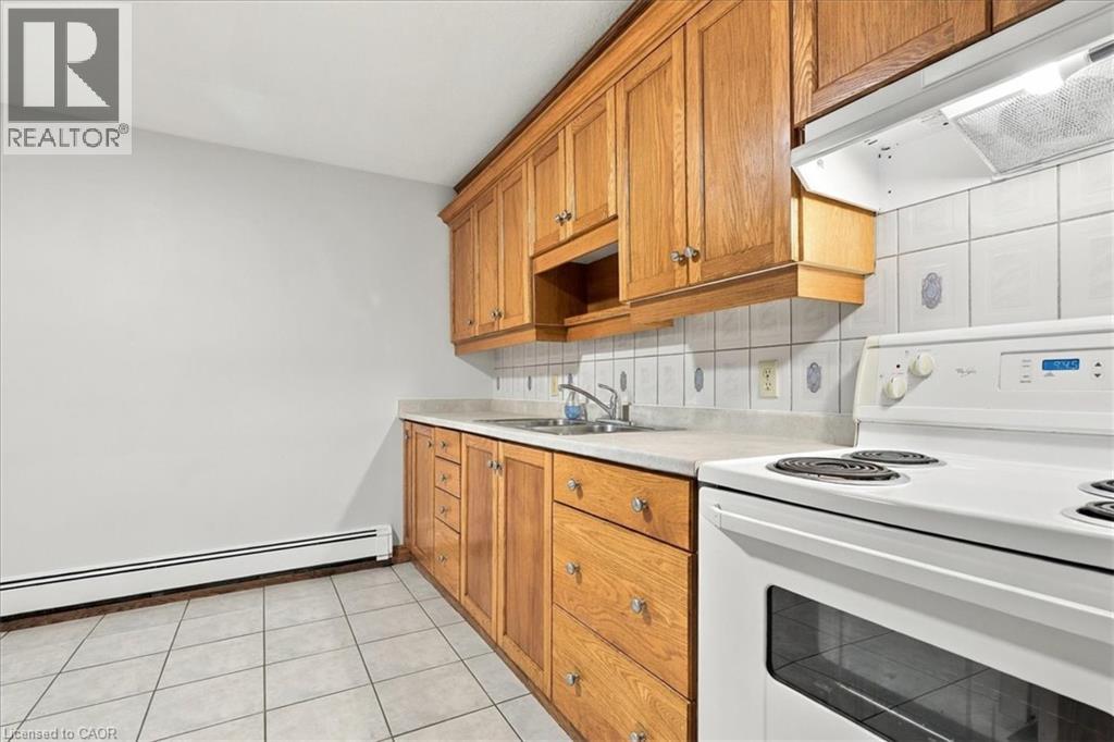 115 Roxborough Avenue Property Photo 34