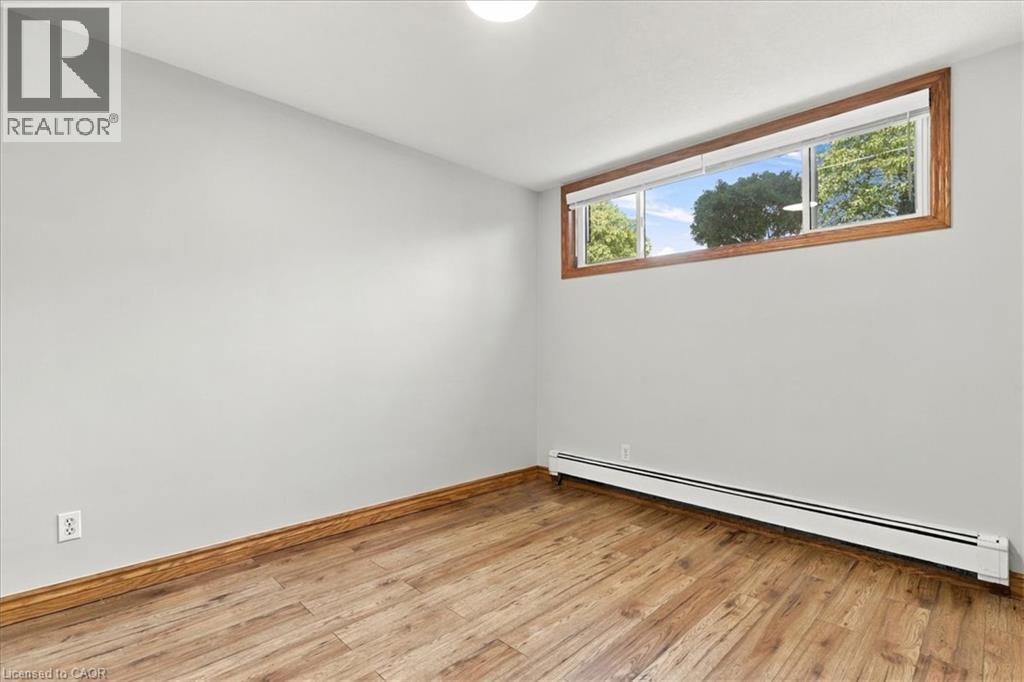 115 Roxborough Avenue Property Photo 38