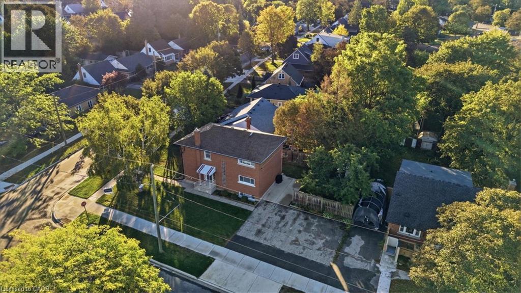 115 Roxborough Avenue Property Photo 45