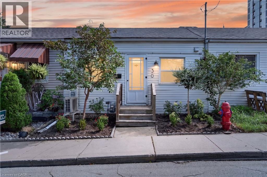 30 RAY Street N Property Photo 1