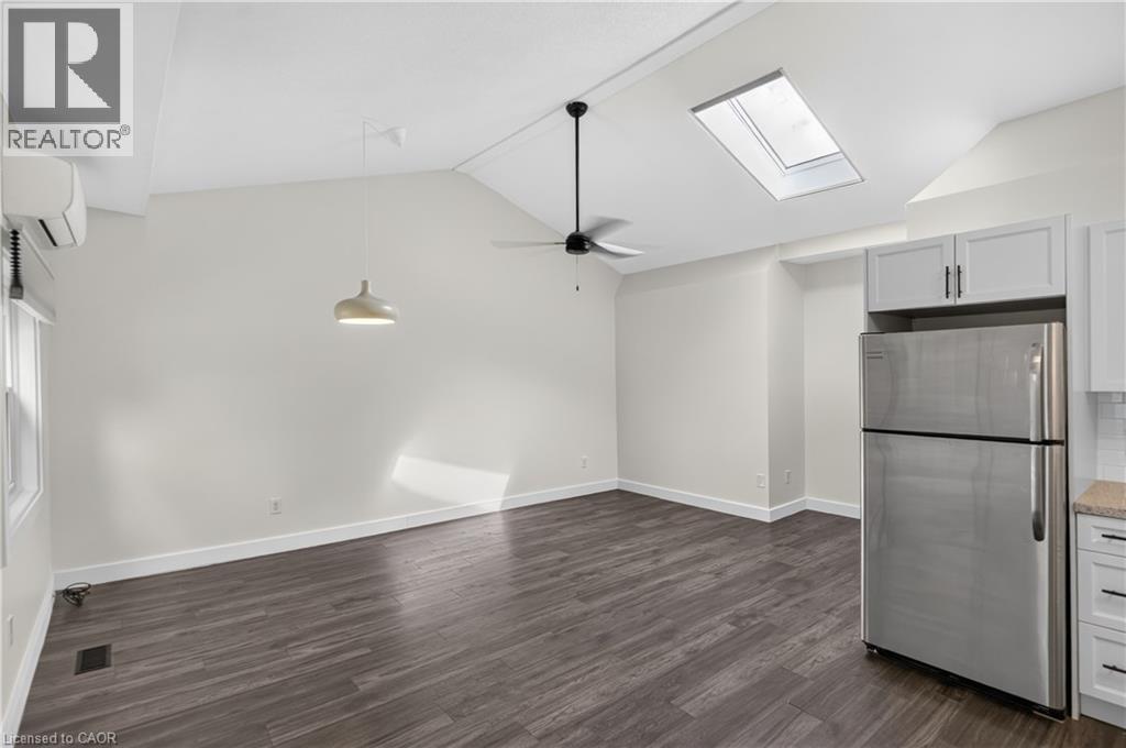 30 Ray Street N Property Photo 7