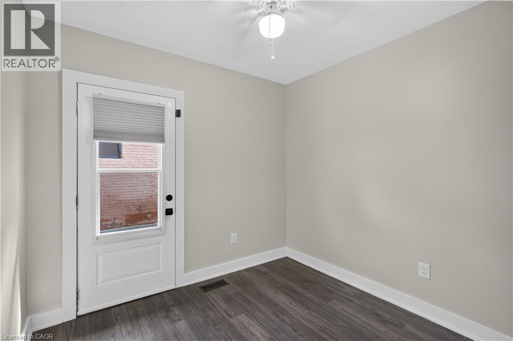 30 Ray Street N Property Photo 15