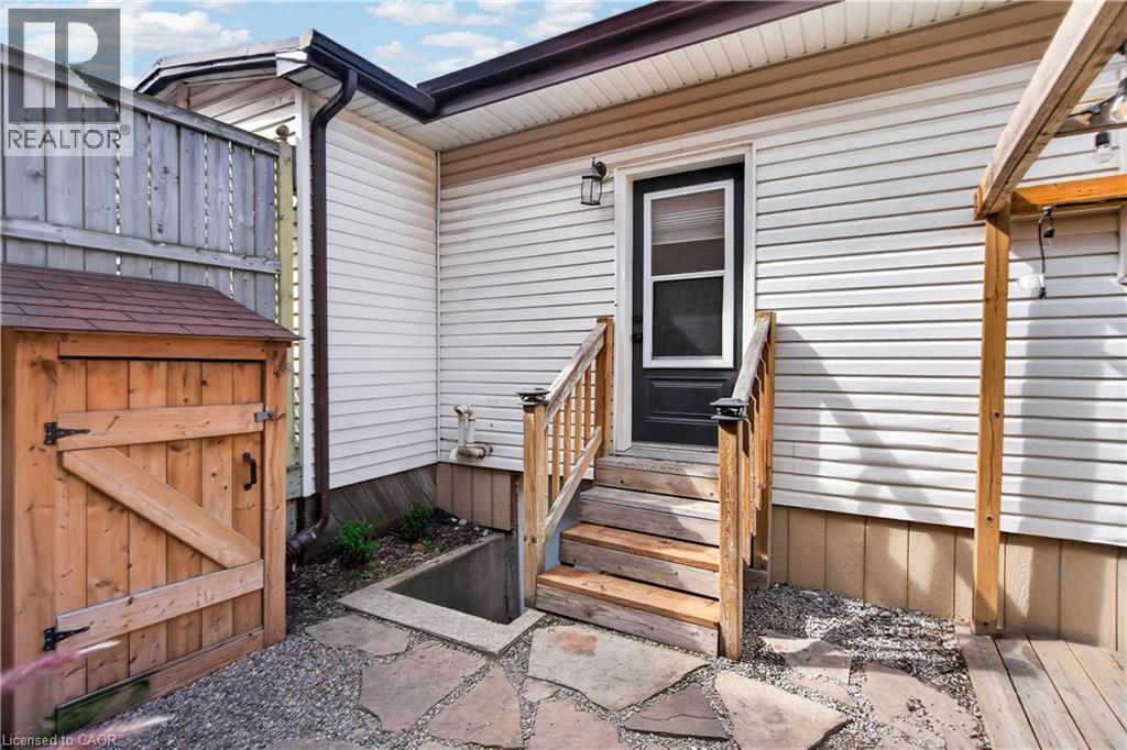 30 Ray Street N Property Photo 22