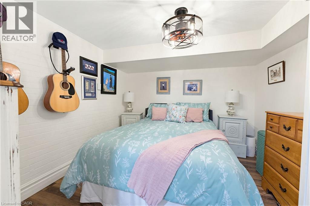 33 Brant Road N Property Photo 36