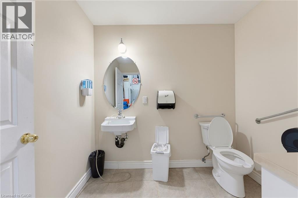 5014 South Service Road Property Photo 4