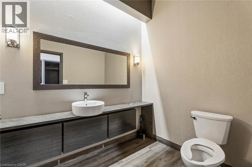 151 York Boulevard Unit# E Property Photo 5
