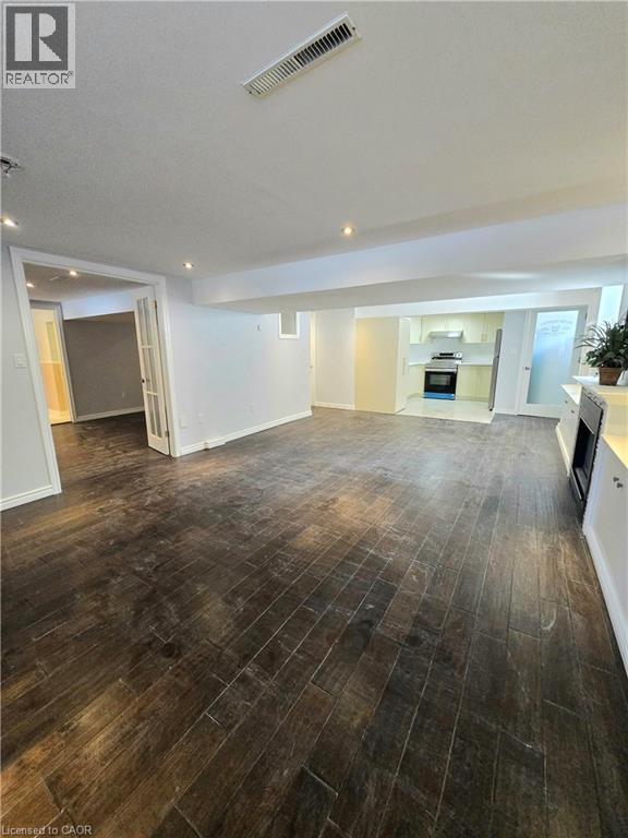 23 Old Oxford Road Unit# Basement Property Photo 7