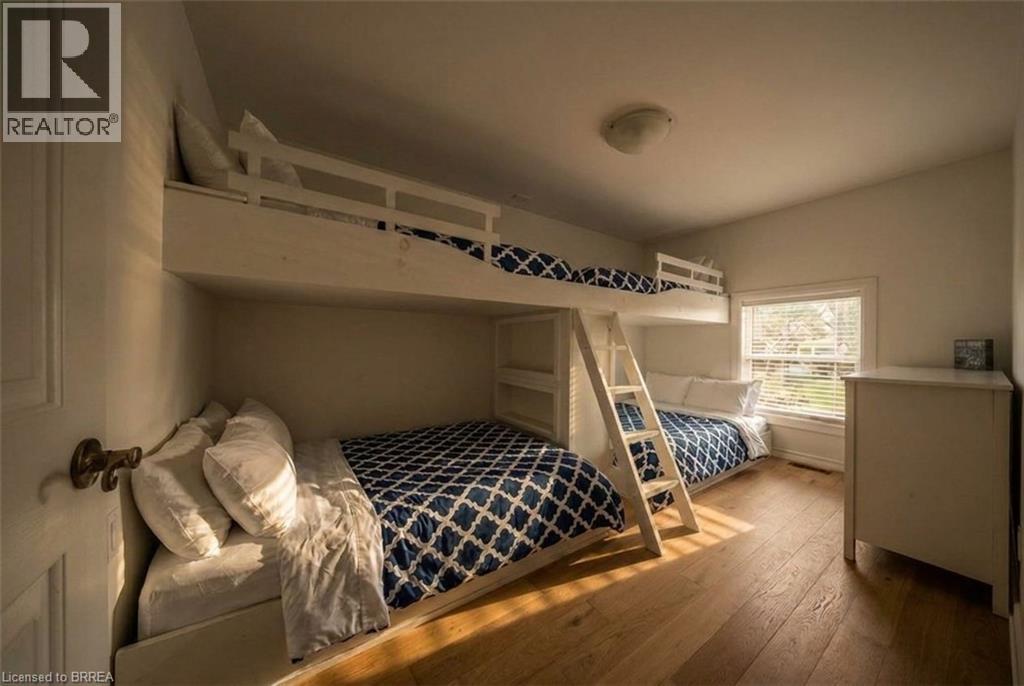 10 Reserve Street Property Photo 15