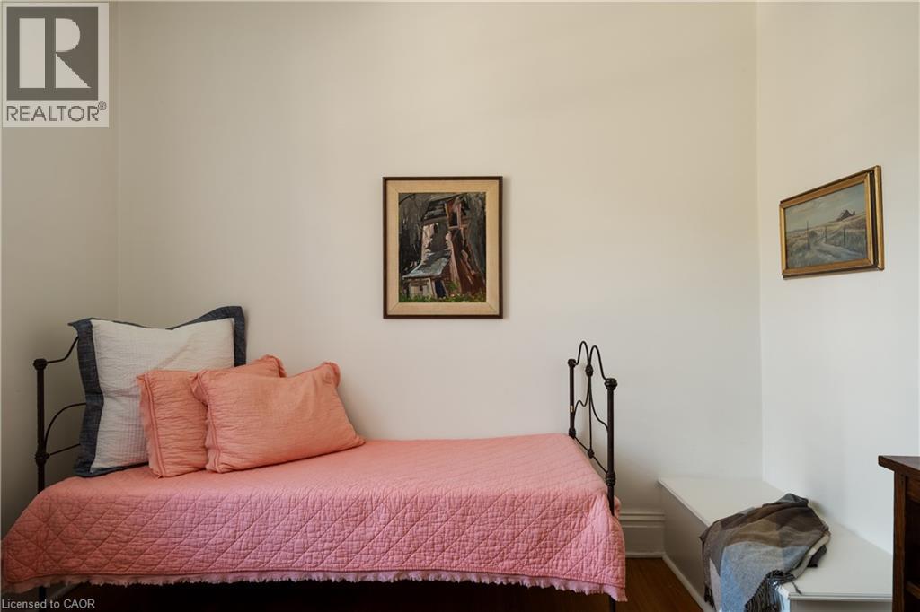 155 Sherman Avenue S Property Photo 21