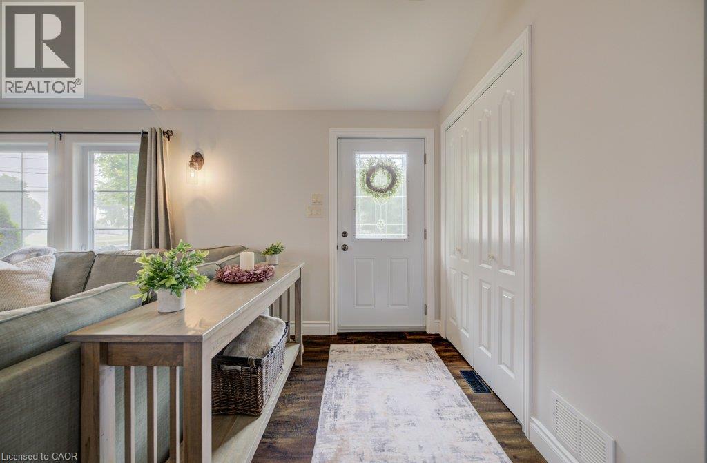 1077 Queen Street Property Photo 3