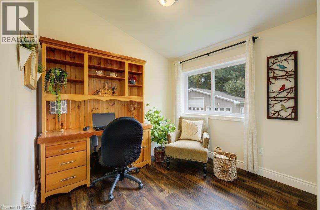 1077 Queen Street Property Photo 15