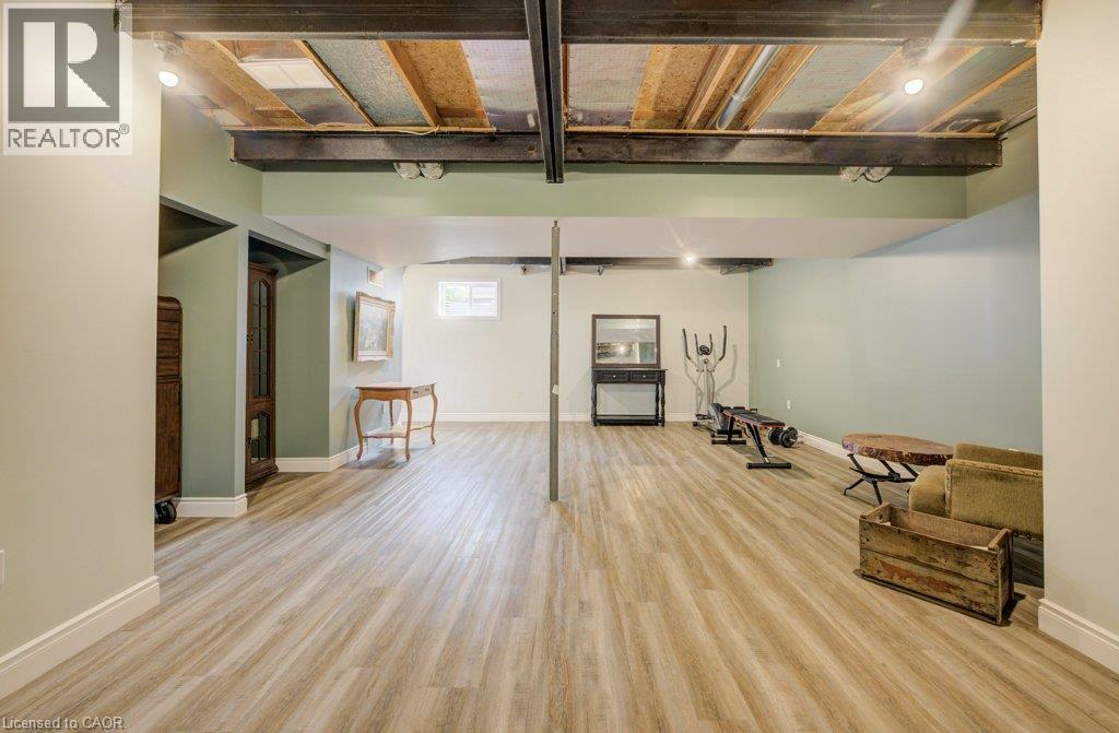 1077 Queen Street Property Photo 19