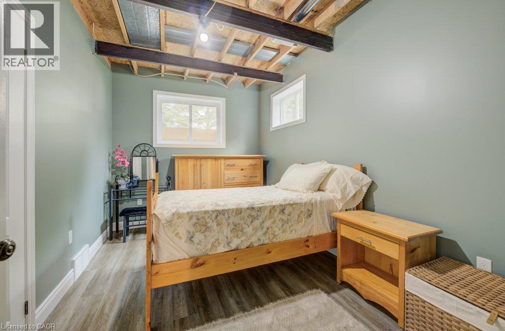 1077 Queen Street Property Photo 21