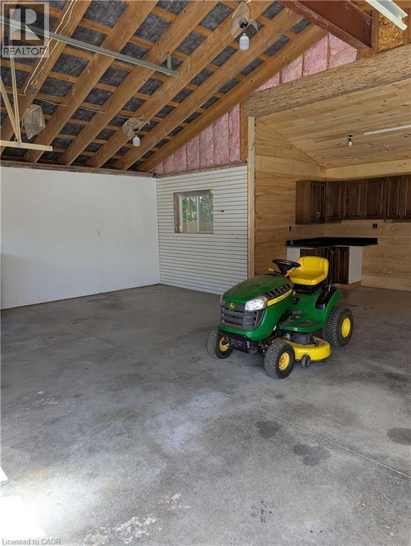 1077 Queen Street Property Photo 39