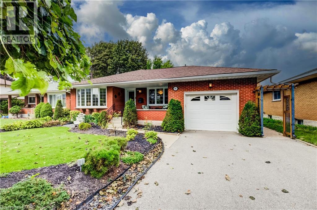 54 FAIRLAWN Road Property Photo 1