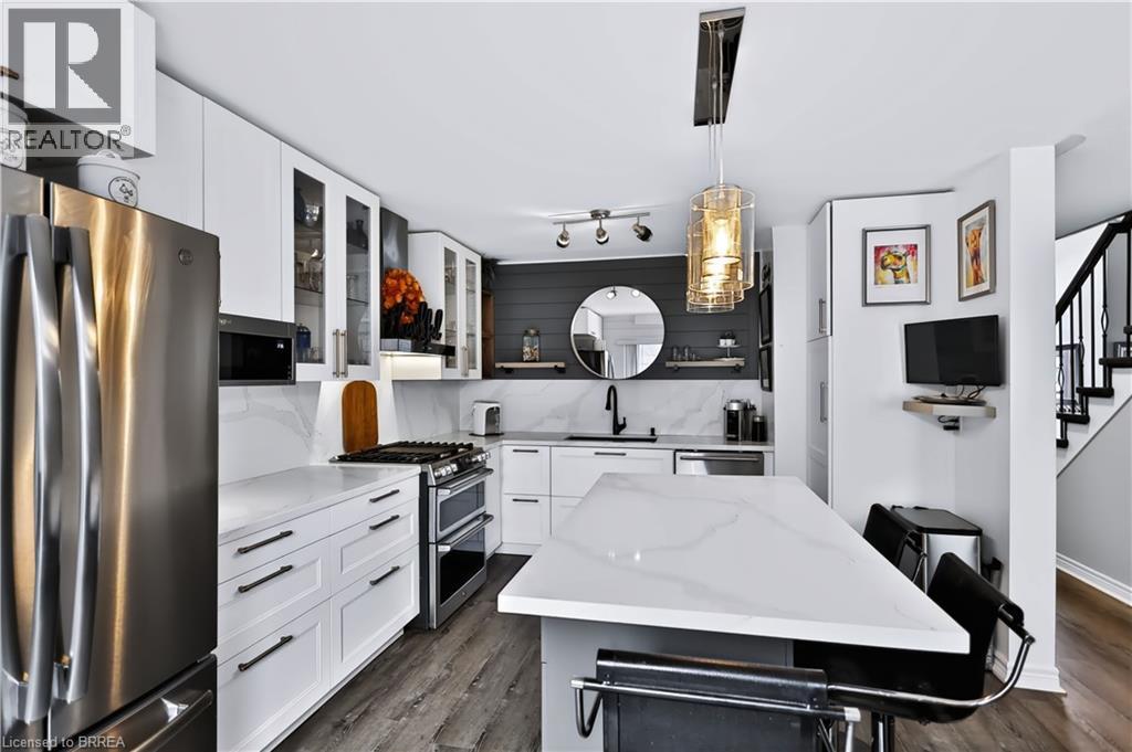 48 Holkham Avenue Property Photo 11