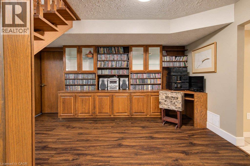 1370 Thorman Place Property Photo 31