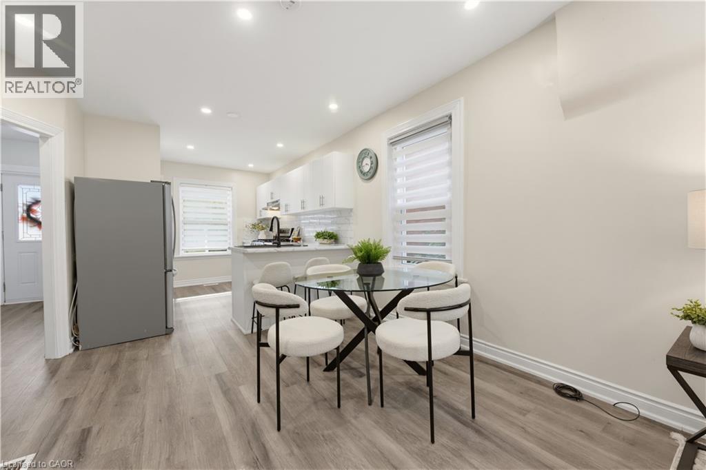 20 House Avenue Property Photo 4