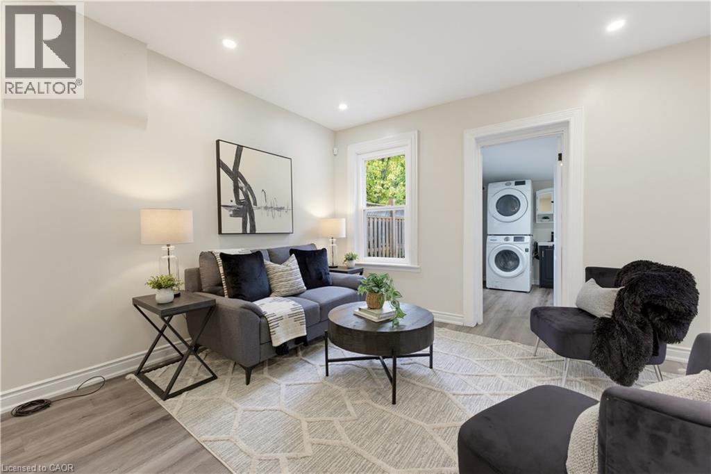 20 House Avenue Property Photo 8
