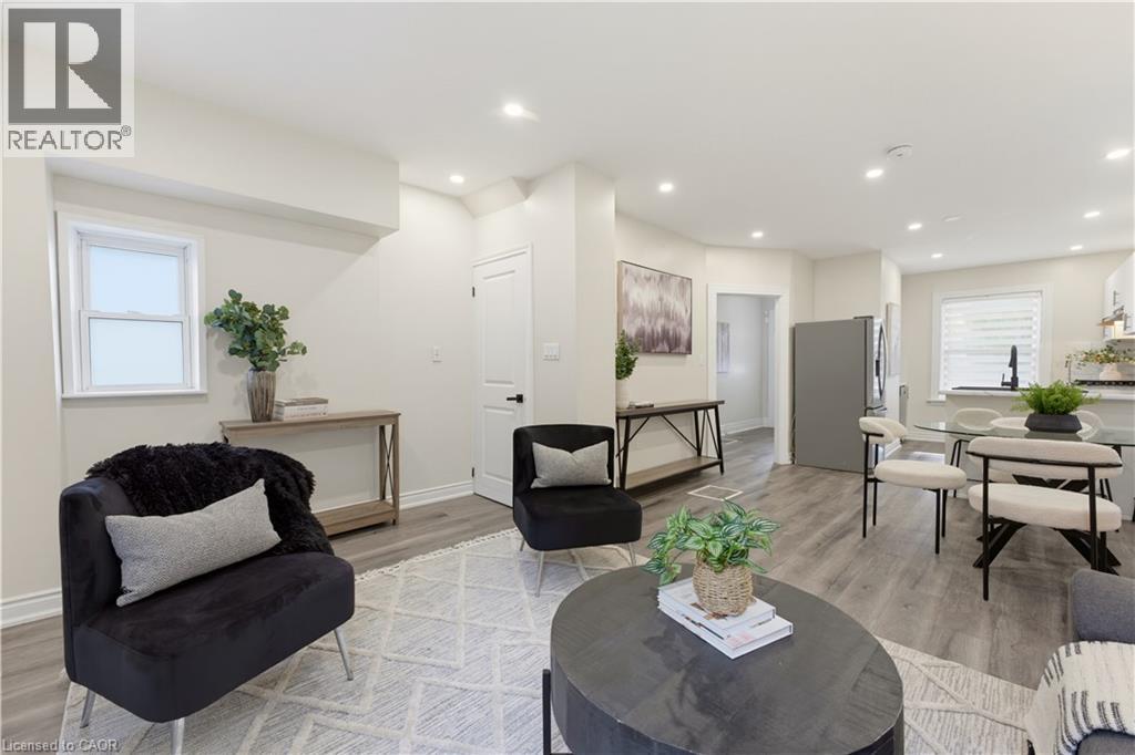 20 House Avenue Property Photo 9