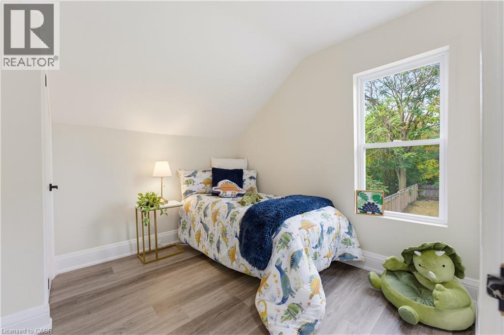 20 House Avenue Property Photo 14