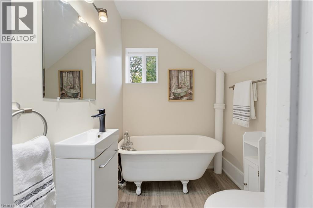 20 House Avenue Property Photo 15