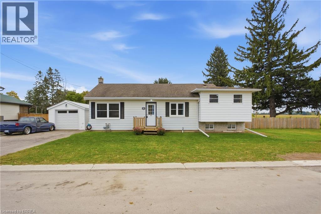 60 Railway Street W Property Photo 1