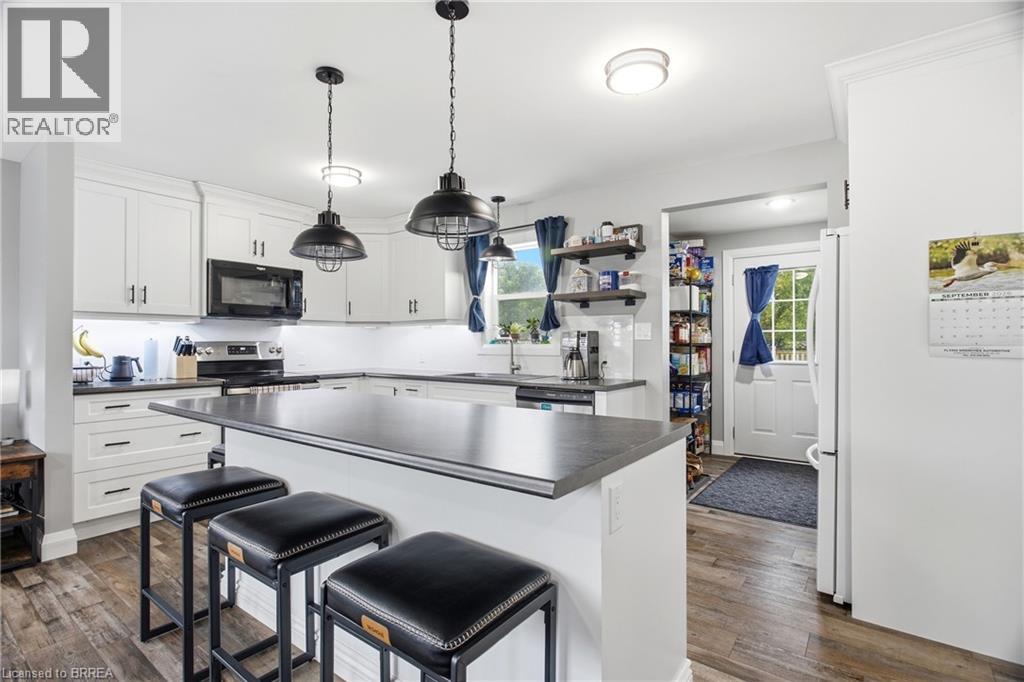 60 Railway Street W Property Photo 11