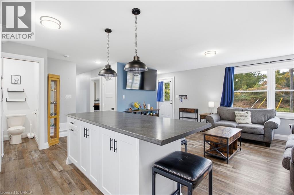 60 Railway Street W Property Photo 15