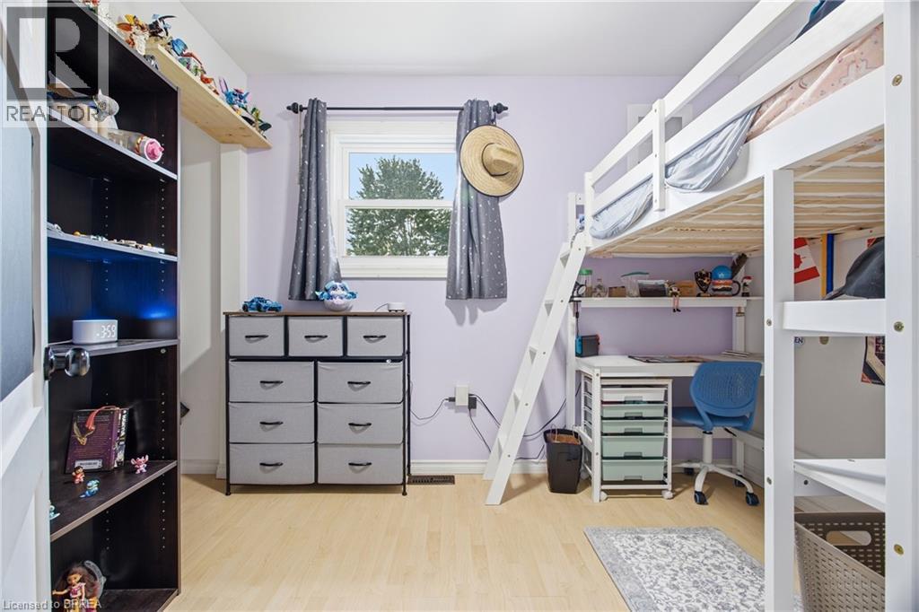 60 Railway Street W Property Photo 18