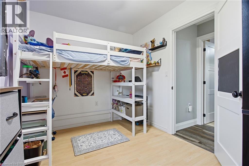 60 Railway Street W Property Photo 19
