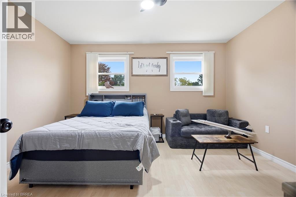 60 Railway Street W Property Photo 20