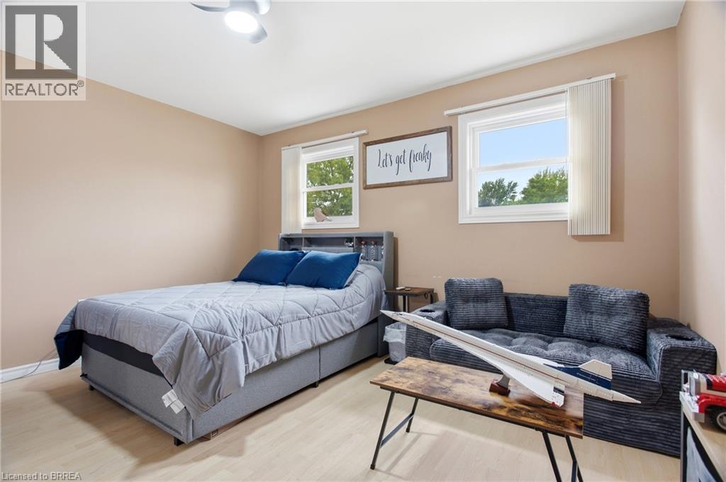 60 Railway Street W Property Photo 21