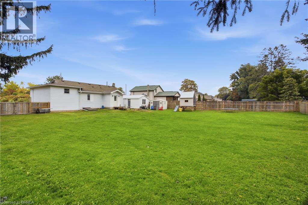 60 Railway Street W Property Photo 28