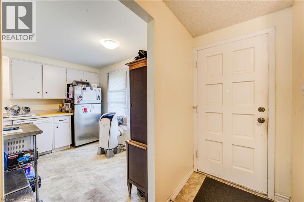 428b Dunvegan Drive Property Photo 6