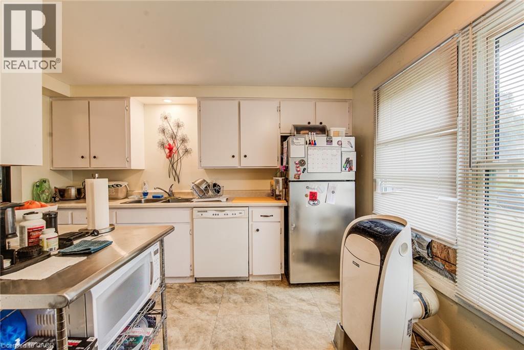 428b Dunvegan Drive Property Photo 7